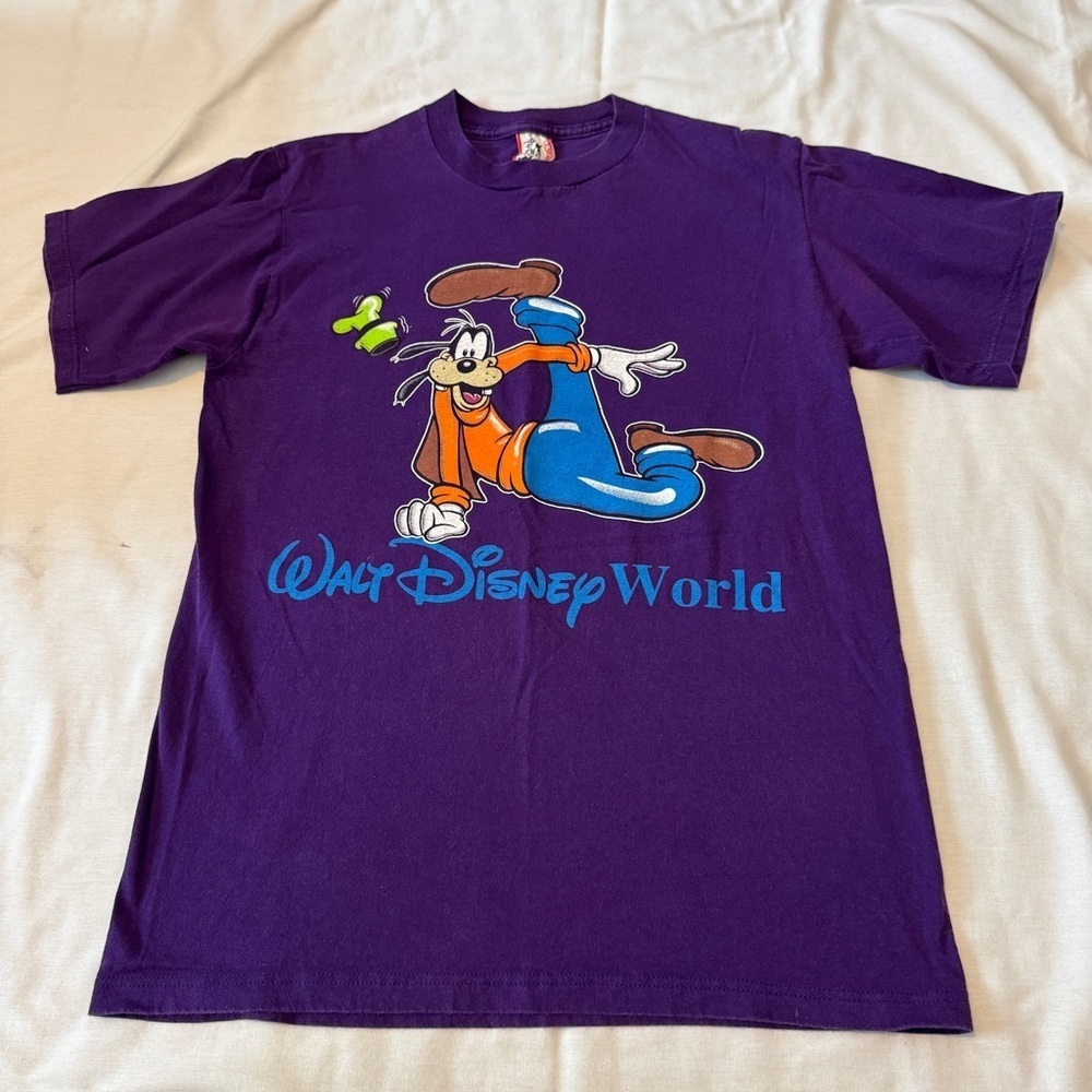 Vintage 90’s Walt Disney World Goofy T-Shirt Shirt ~ Breakdancing Purple